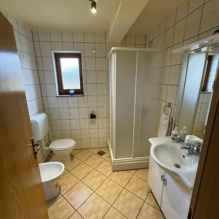 Tribistovo House *
