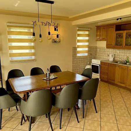 Holiday home Tribistovo House