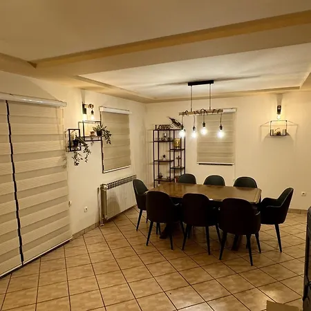 Holiday home Tribistovo House *