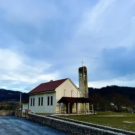 Tribistovo House *